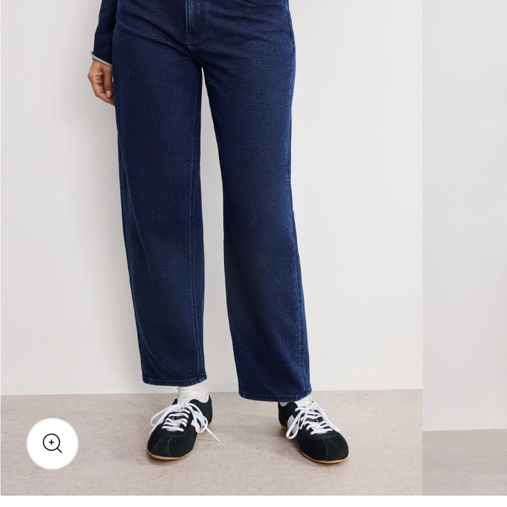 Dark Blue Wide-Leg Jeans